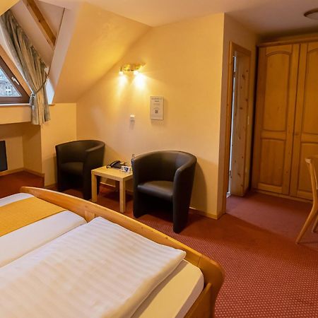 Hotel Sauerlaender Hof Виллинген Экстерьер фото