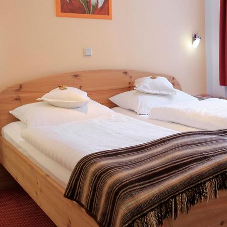 Hotel Sauerlaender Hof Виллинген Экстерьер фото