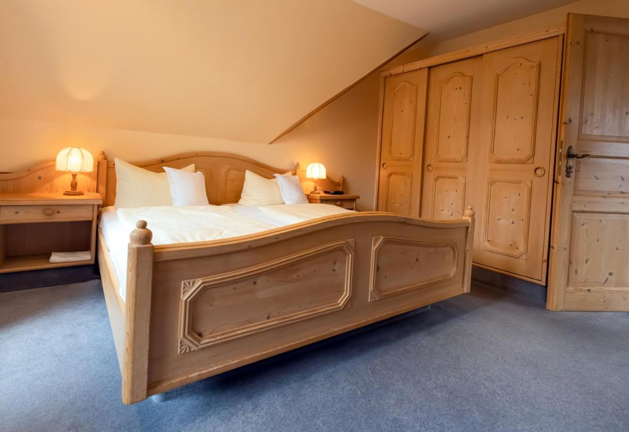 Hotel Sauerlaender Hof Виллинген Экстерьер фото