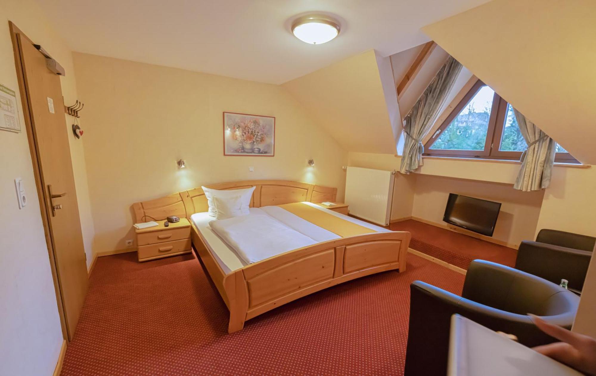 Hotel Sauerlaender Hof Виллинген Экстерьер фото