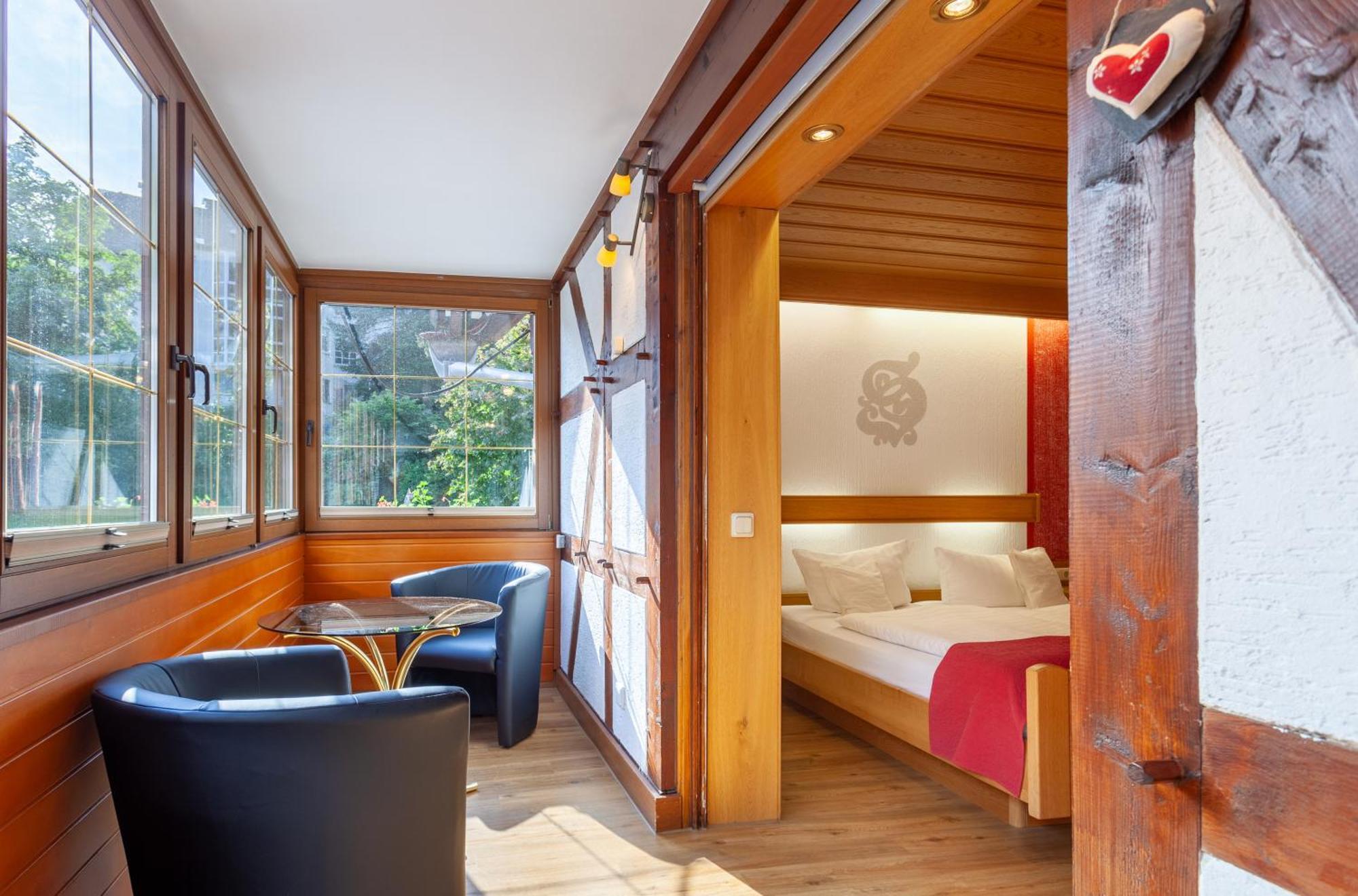 Hotel Sauerlaender Hof Виллинген Экстерьер фото